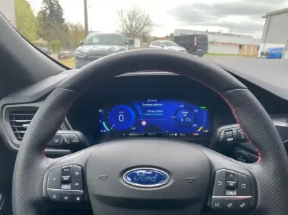 Photo 6 Ford Kuga Gén. III Ph1 ST-Line 5