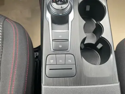 Photo 17 Ford Kuga Gén. III Ph1 ST-Line 5