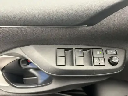 Photo 16 Toyota Yaris Hybride 116h Iconic TOIT PANO