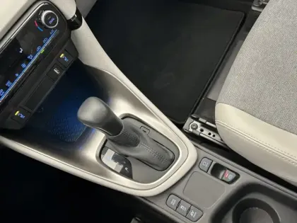 Photo 14 Toyota Yaris Hybride 116h Iconic TOIT PANO