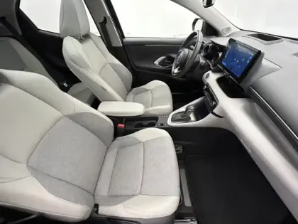 Photo 22 Toyota Yaris Hybride 116h Iconic TOIT PANO