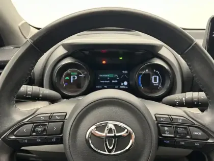 Photo 12 Toyota Yaris Hybride 116h Iconic TOIT PANO