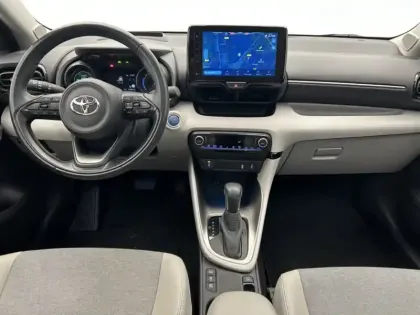 Photo 10 Toyota Yaris Hybride 116h Iconic TOIT PANO