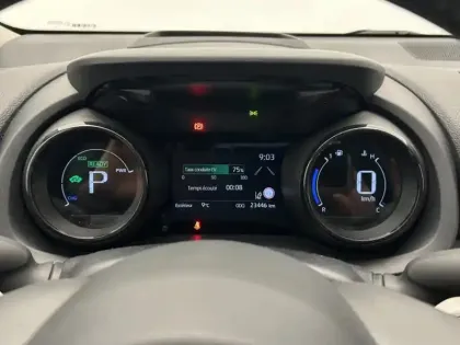 Photo 25 Toyota Yaris Hybride 116h Iconic TOIT PANO