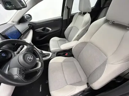 Photo 18 Toyota Yaris Hybride 116h Iconic TOIT PANO