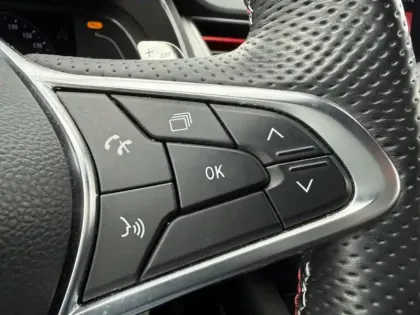 Photo 18 Renault Captur II R.S. Line 1.3 140 ch BVA