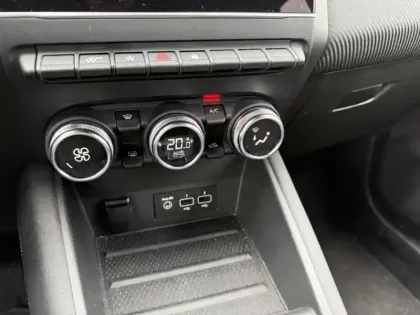 Photo 14 Renault Captur II R.S. Line 1.3 140 ch BVA