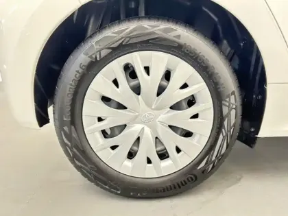 Photo 8 Toyota Yaris 70 VVT-i Dynamic