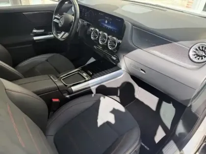 Photo 8 Mercedes GLA 200 d AMG Line