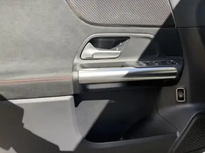 Photo 14 Mercedes GLA 200 d AMG Line