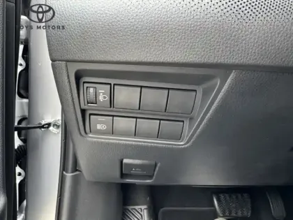 Photo 12 Toyota Yaris Hybride 1.5 HYBRID 130H DESIGN AUTO 2WD