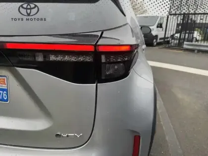 Photo 15 Toyota Yaris Hybride 1.5 HYBRID 130H DESIGN AUTO 2WD