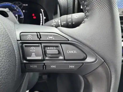 Photo 11 Toyota Yaris Hybride 1.5 HYBRID 130H DESIGN AUTO 2WD