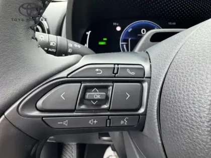 Photo 16 Toyota Yaris Hybride 1.5 HYBRID 130H DESIGN AUTO 2WD