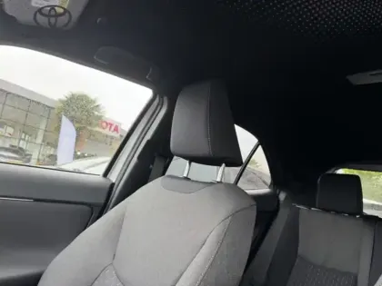 Photo 13 Toyota Yaris Hybride 1.5 HYBRID 130H DESIGN AUTO 2WD