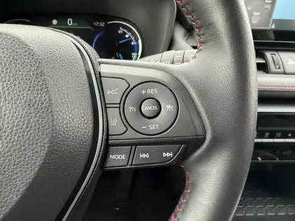 Photo 22 Toyota Rav4 Gén. V Ph1 Design Business 5