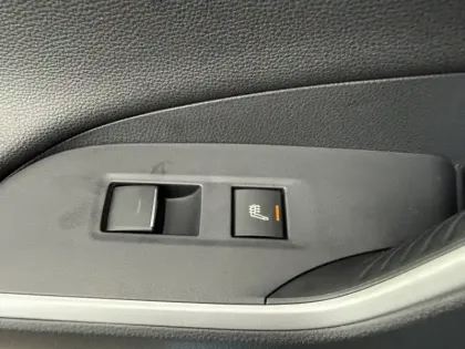 Photo 21 Toyota Rav4 Gén. V Ph1 Design Business 5