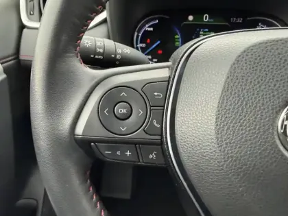 Photo 19 Toyota Rav4 Gén. V Ph1 Design Business 5