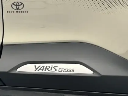 Photo 15 Toyota Yaris Hybride 1.5 116H DESIGN PACK CARGO