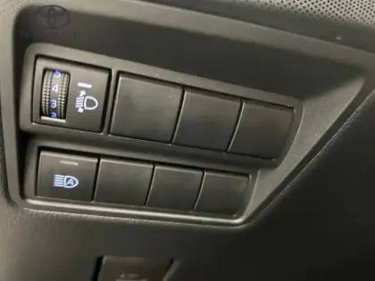 Photo 27 Toyota Yaris Hybride 1.5 116H DESIGN PACK CARGO