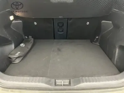 Photo 26 Toyota Yaris Hybride 1.5 116H DESIGN PACK CARGO