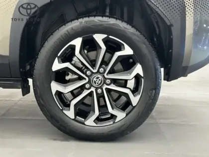 Photo 14 Toyota Yaris Hybride 1.5 116H DESIGN PACK CARGO