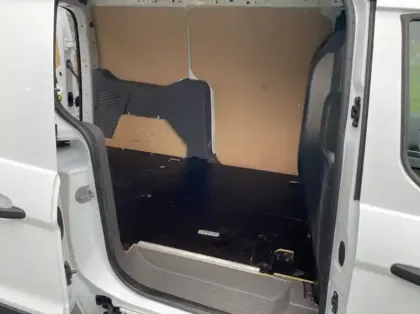 Photo 8 Ford Transit Connect Fourgonnette L2 1.0E 100ch E85 Trend