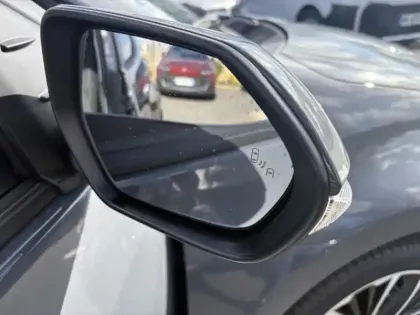 Photo 13 Toyota Yaris Hybride 116h Design VD