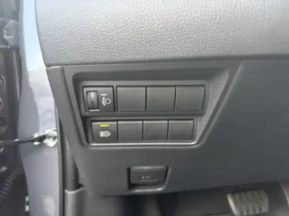 Photo 11 Toyota Yaris Hybride 116h Design VD