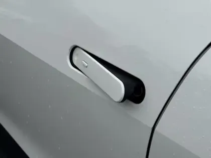 Photo 21 Toyota C-HR Gén. II Ph1 Design 5