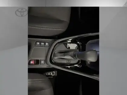 Photo 16 Toyota Yaris Hybride 116h Design VD