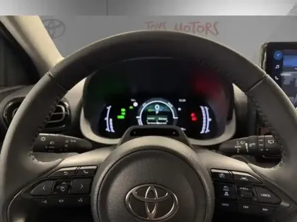 Photo 17 Toyota Yaris Hybride 116h Design VD