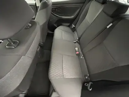 Photo 18 Toyota Yaris 70 VVT-i Dynamic