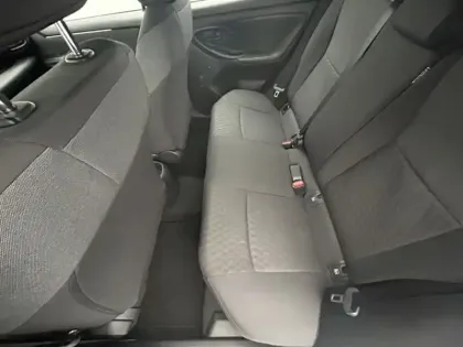 Photo 18 Toyota Yaris 70 VVT-i Dynamic