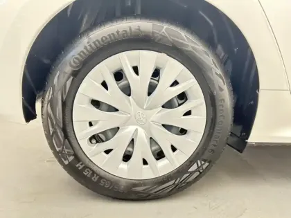 Photo 8 Toyota Yaris 70 VVT-i Dynamic