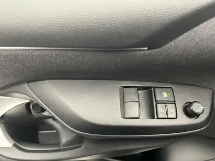 Photo 15 Toyota Yaris 70 VVT-i Dynamic