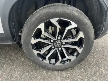 Photo 8 Toyota Yaris Gén. I Ph1 Design 5