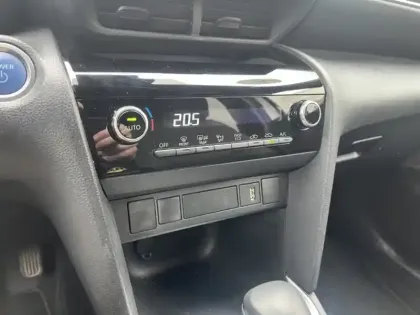 Photo 21 Toyota Yaris Gén. I Ph1 Design 5