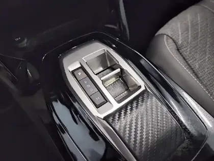 Photo 11 Peugeot 208  1.2 Hybrid 110ch Allure e-DCS6