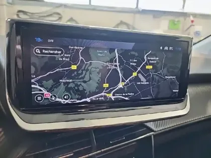 Photo 13 Peugeot 208  1.2 Hybrid 110ch Allure e-DCS6