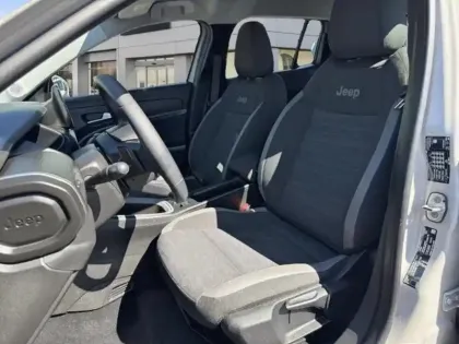 Photo 8 Jeep Avenger  1.2 Turbo T3 100ch MHEV Longitude BVR6 eHybrid