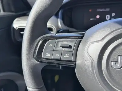 Photo 13 Jeep Avenger  1.2 Turbo T3 100ch MHEV Longitude BVR6 eHybrid