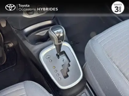 Photo 13 Toyota Yaris Gén. III Ph3 Dynamic 5