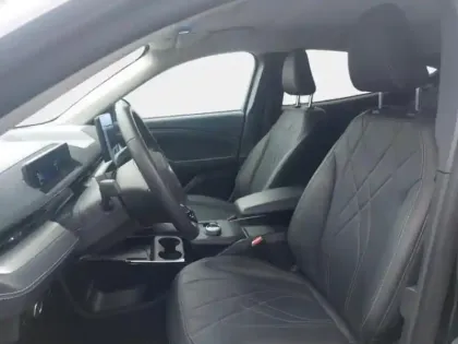 Photo 28 Ford Mustang  Mach-E 269ch Standard Range 76kWh 7cv