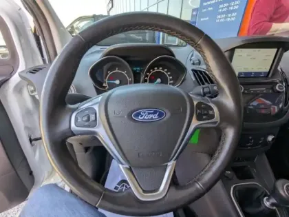 Photo 10 Ford Tourneo Courier  1.5 TDCI 100ch Titanium
