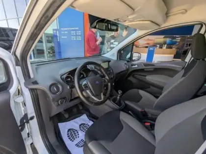 Photo 13 Ford Tourneo Courier  1.5 TDCI 100ch Titanium