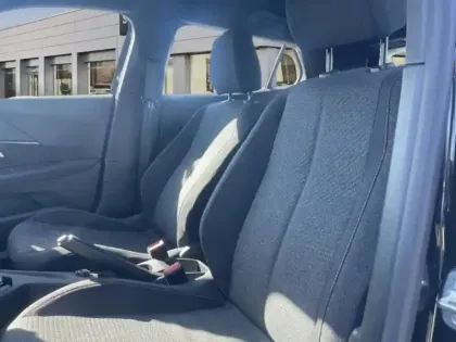 Photo 9 Peugeot 2008  1.2 Hybrid 145ch Allure e-DCS6