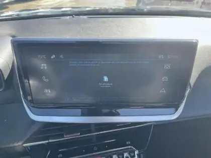 Photo 14 Peugeot 2008  1.2 Hybrid 145ch Allure e-DCS6