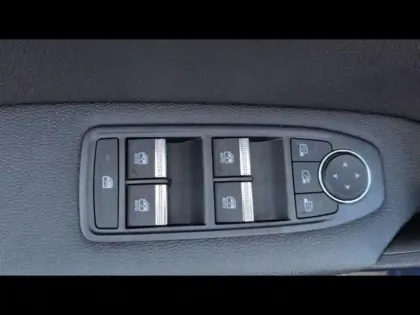 Photo 16 Renault Captur  1.6 E-Tech hybride 145ch Techno