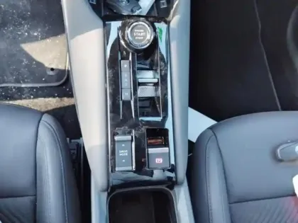 Photo 12 Alfa Romeo Junior  1.2 Ibrida 145ch Premium e-DCT6